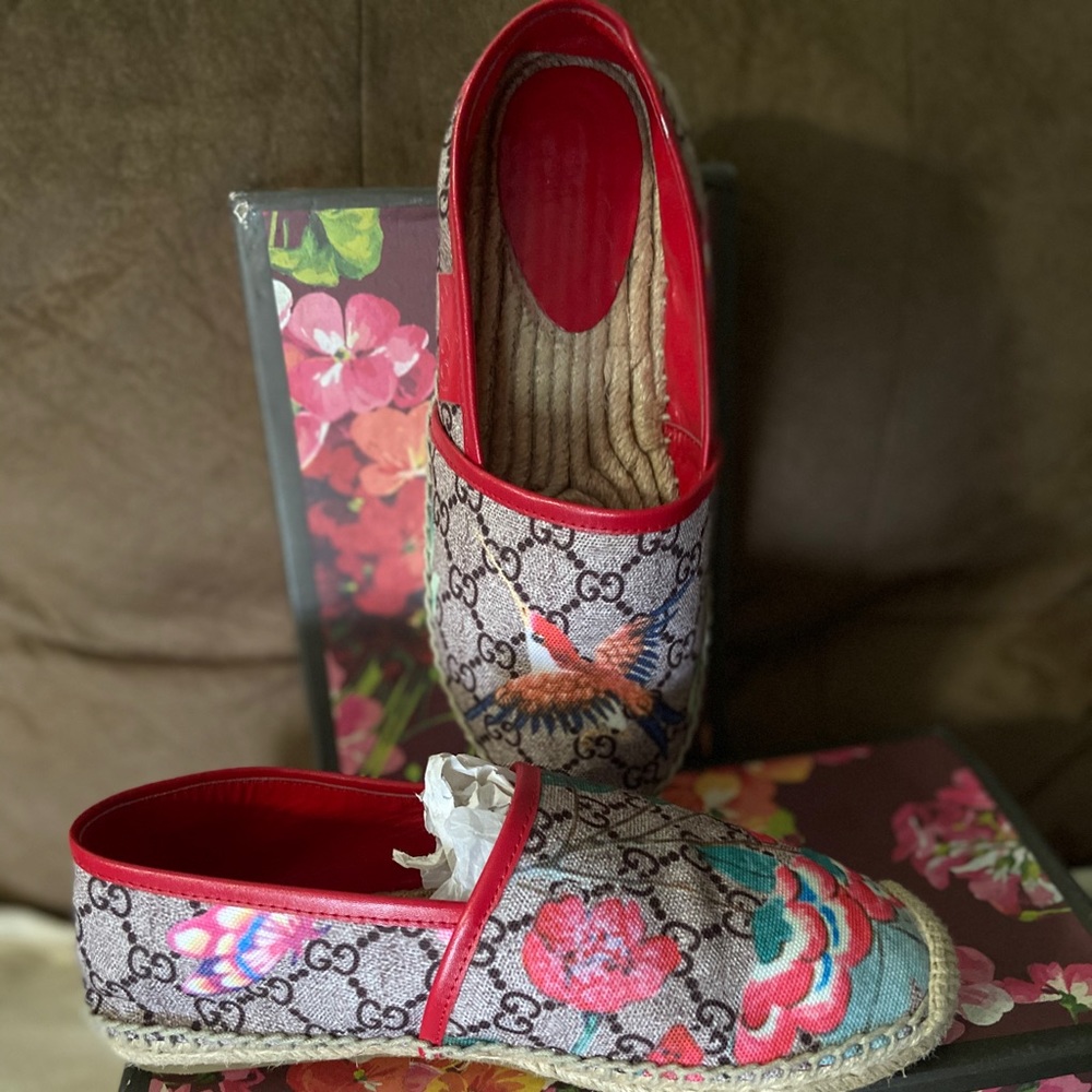 Flowers Bloom Canvas Shoes size 8